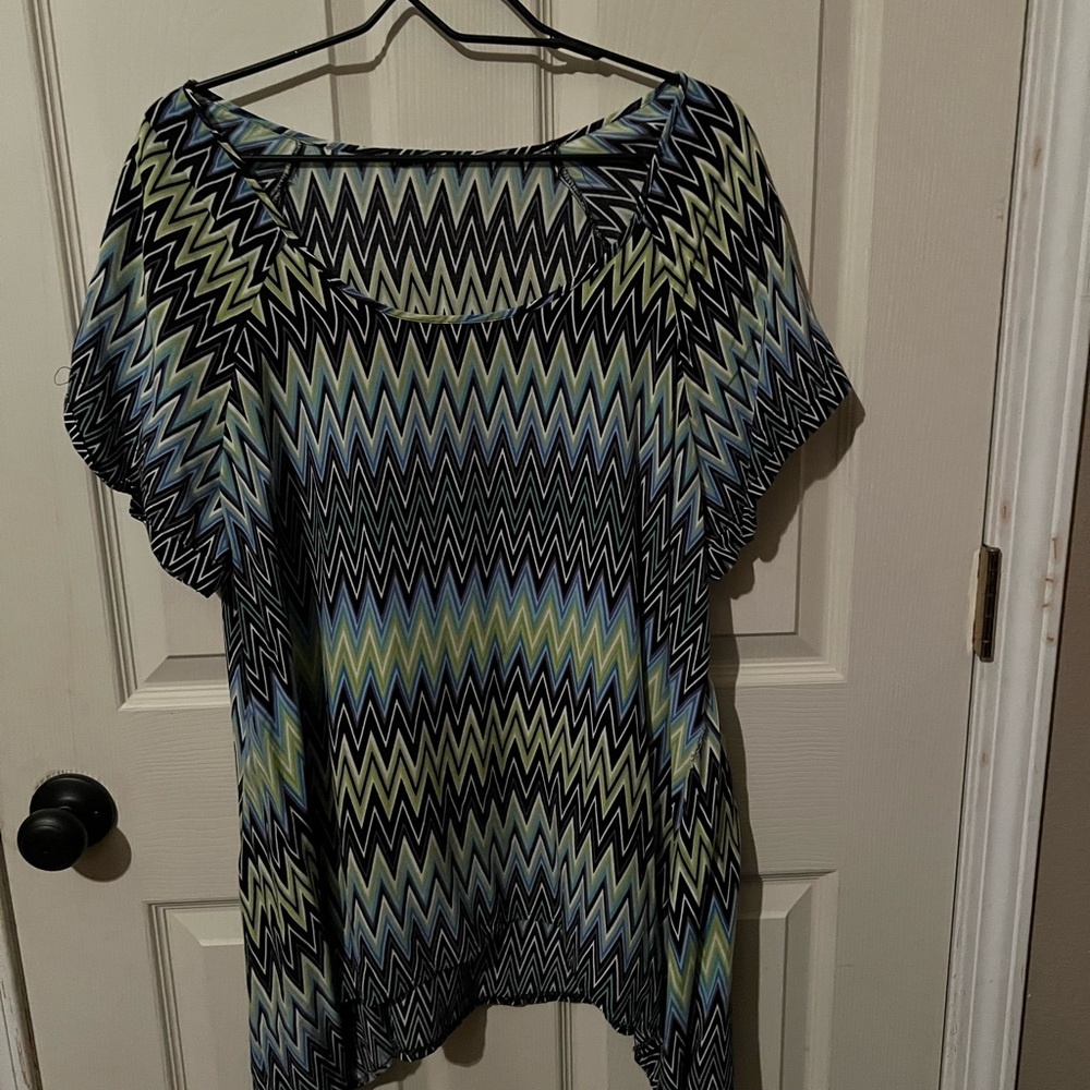 Chevron Patterned Women's Top - Black, Blue, Green